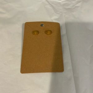 🧸5 for $15🧸 
Like recycled, gold stud earrings